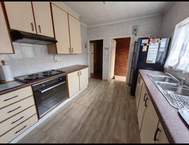 4 BEDROOM HOUSE FOR SALE IN VANDERBIJLPARK SE 1